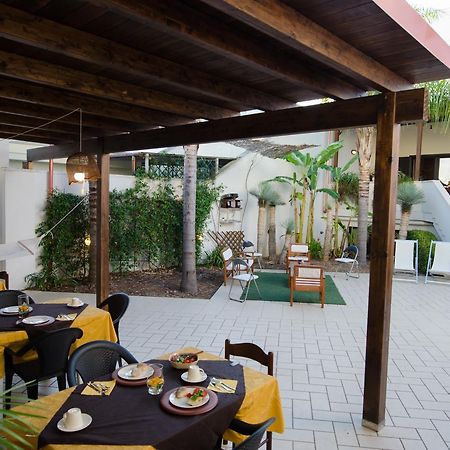 B&B L'Antica Rimessa Lecce Eksteriør billede