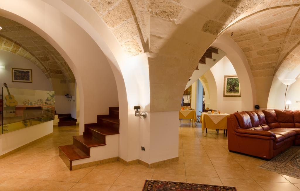 B&B L'Antica Rimessa Lecce Eksteriør billede