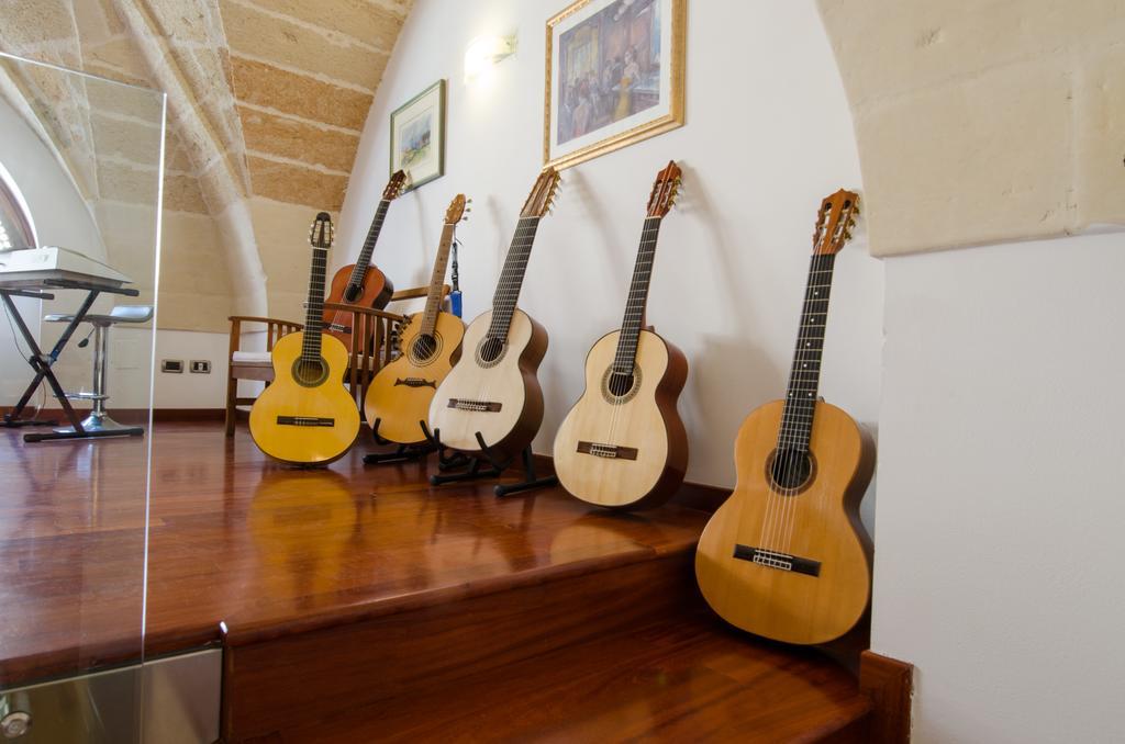 B&B L'Antica Rimessa Lecce Eksteriør billede