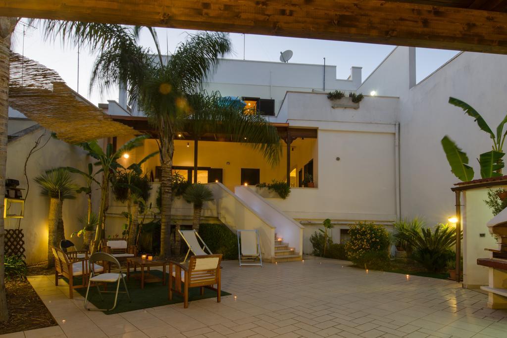 B&B L'Antica Rimessa Lecce Eksteriør billede