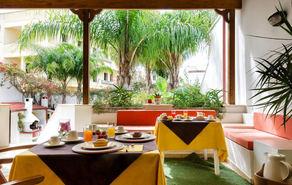 B&B L'Antica Rimessa Lecce Eksteriør billede