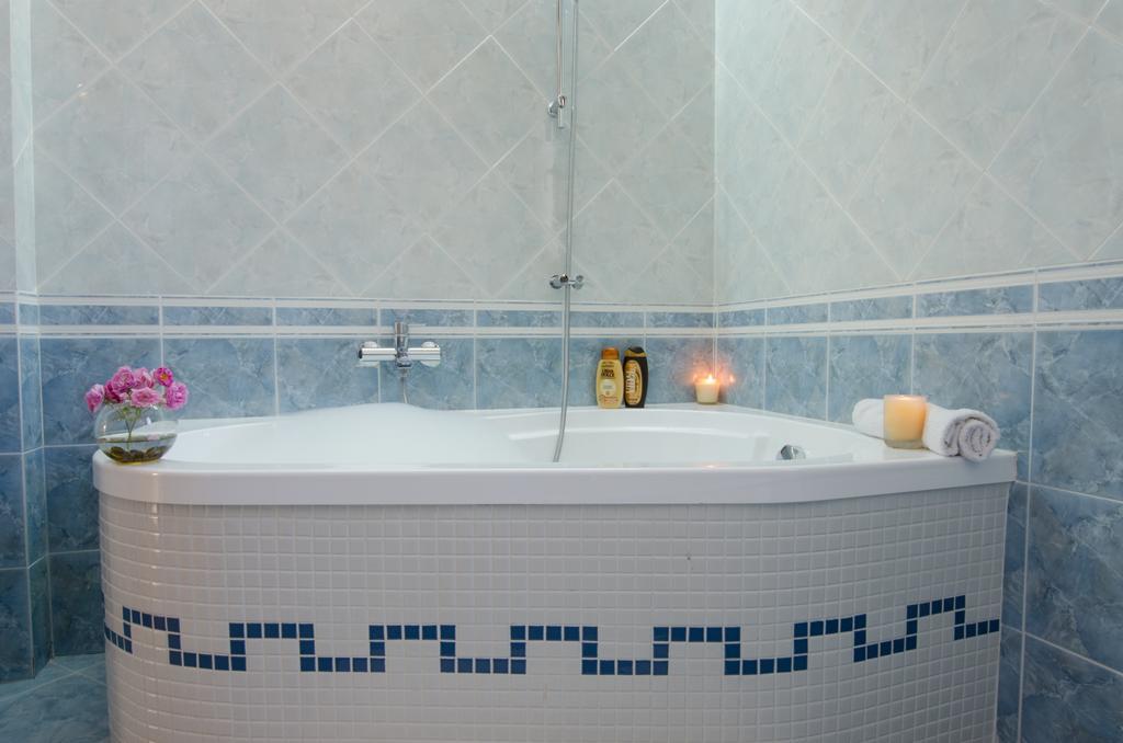 B&B L'Antica Rimessa Lecce Eksteriør billede
