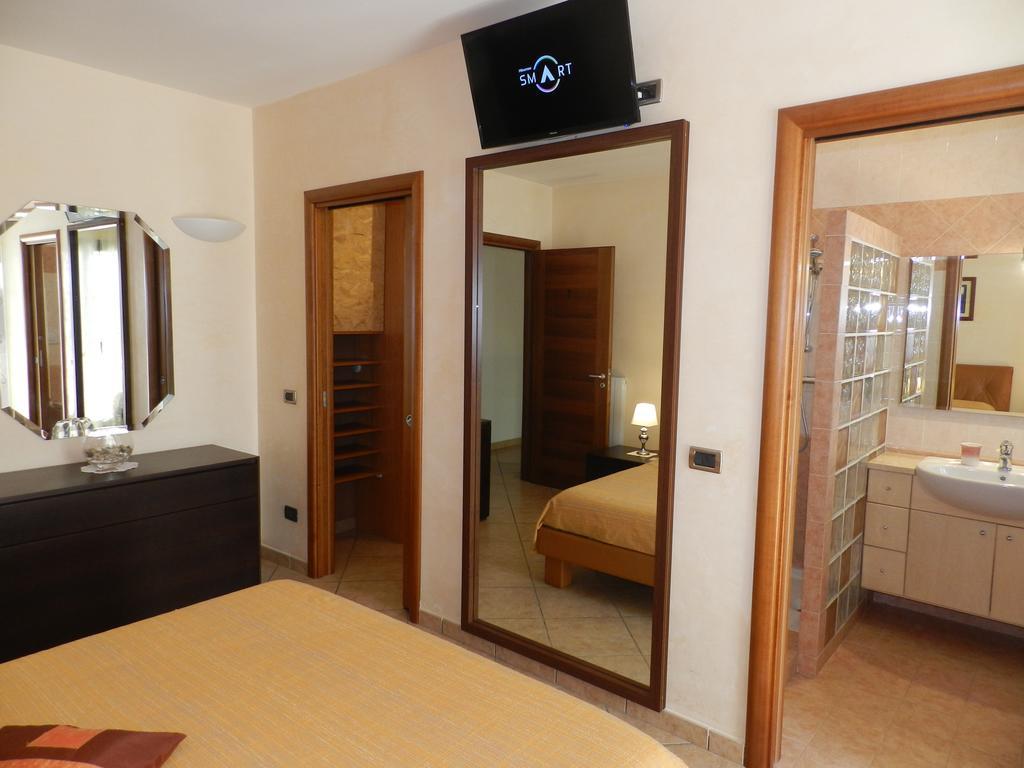 B&B L'Antica Rimessa Lecce Eksteriør billede
