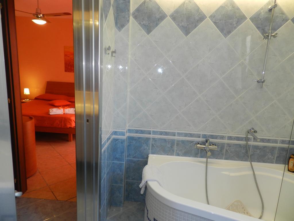 B&B L'Antica Rimessa Lecce Eksteriør billede